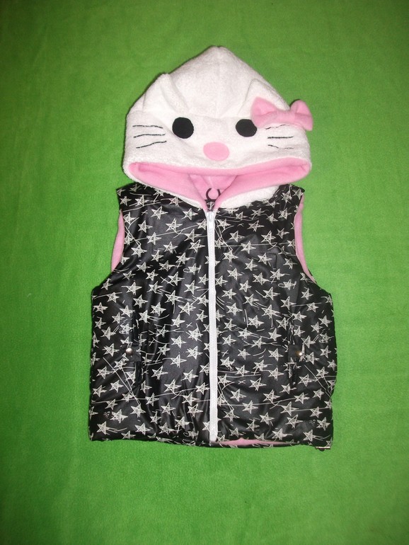 Безрукавка для девочки