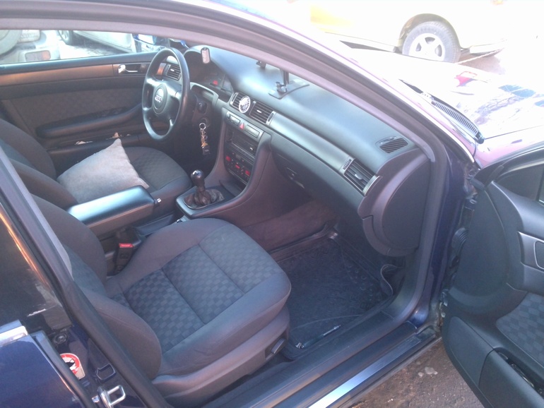 продается ауди а-6 универсал в отличном состоянии.