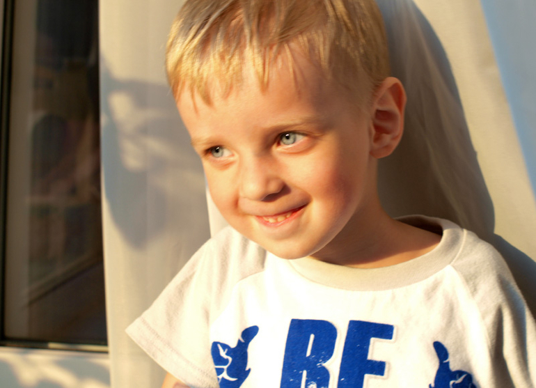 Яблоко от яблони...