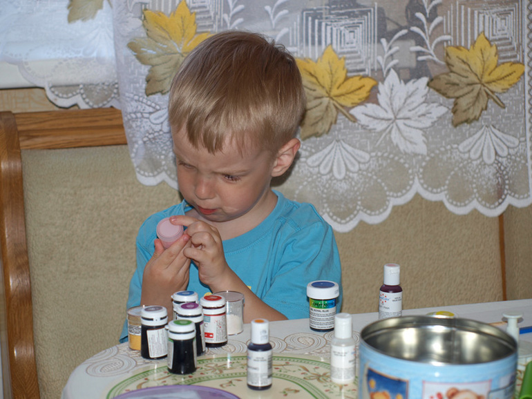 Яблоко от яблони...