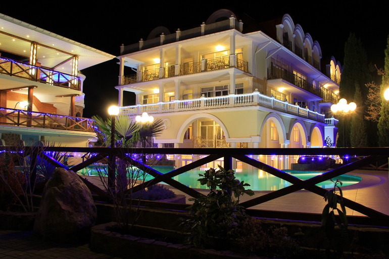 Александрия отель -современная гостиница в Ялте возле моря
