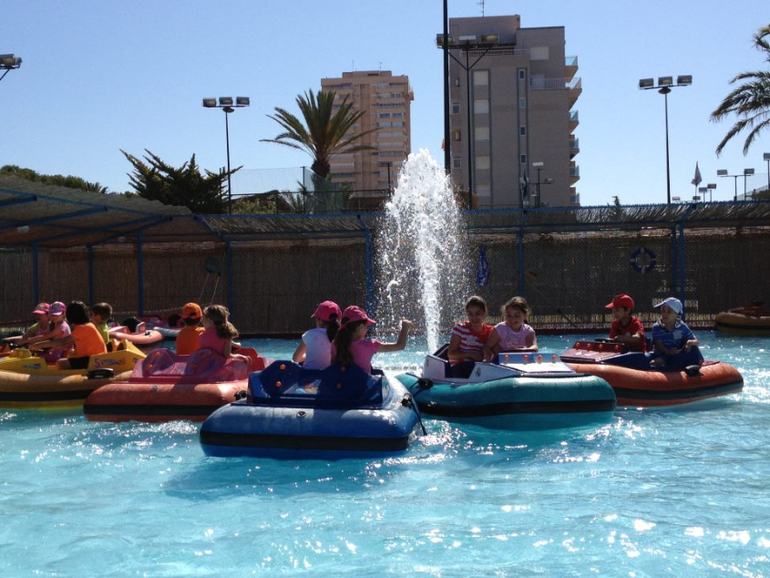Лучшее место для отдыха с детьми - Испания, маленькое море.