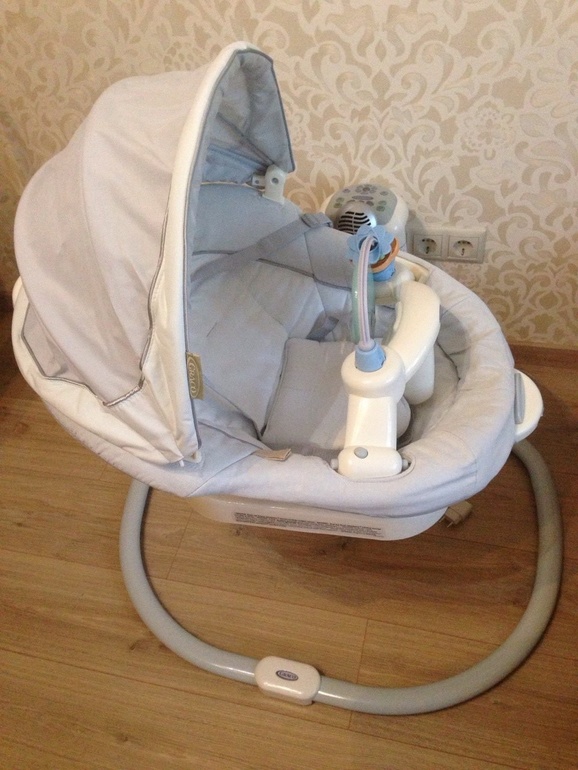 Продам детский укачивающий центр Graco Sweetpeace, 5 000 рублей.