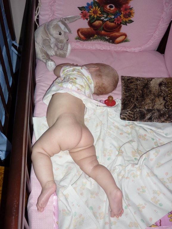 Начало к перевороту???Фото под катом. Слабонервным не смотреть! Голопопость)))