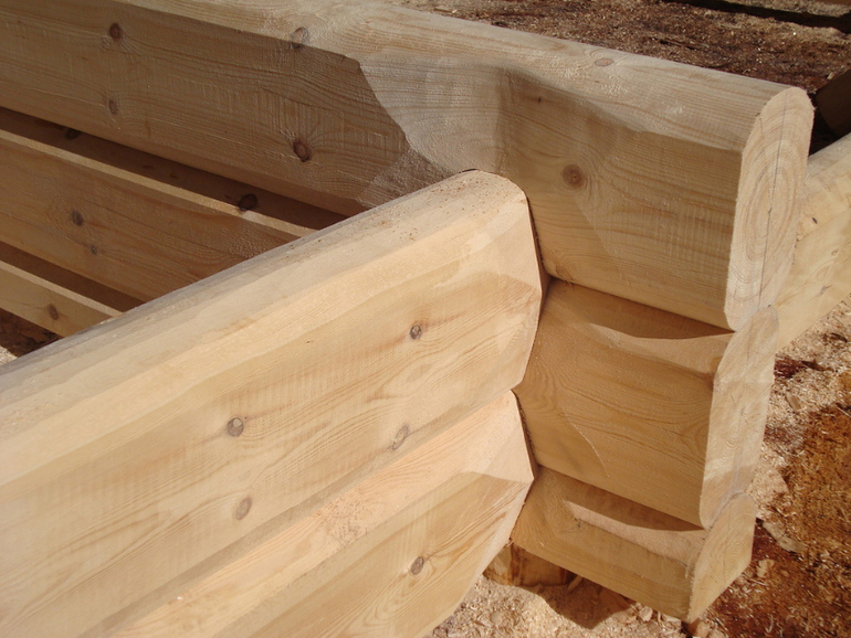 Срубы домов из Архангельской области.