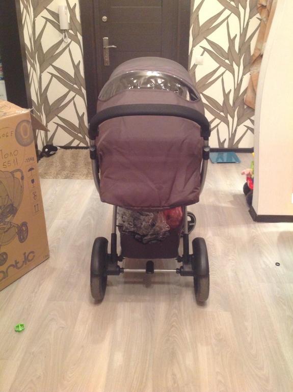 Chicco artic!коляска супер!! В реале цвет очень красивый( темный шоколад). Задавайте вопросы, кому интересно)