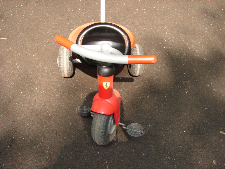 Продам трехколесный велосипед Smoby