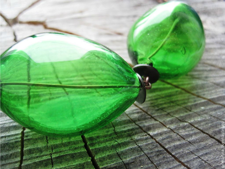 Колье из крупных стеклянных пузырей