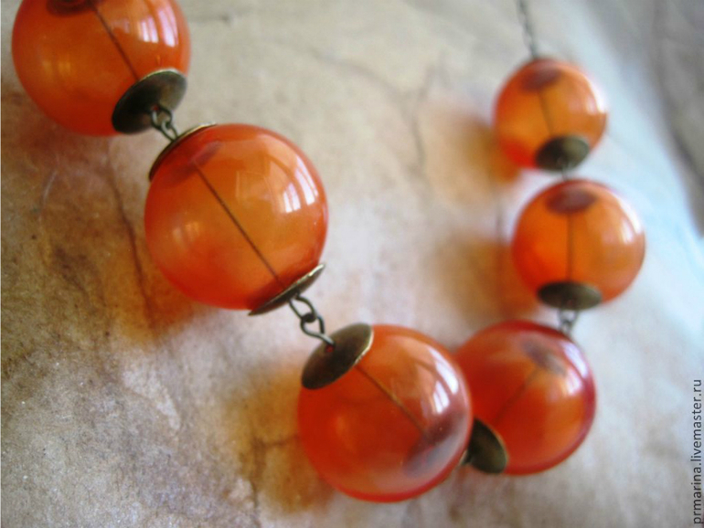 Колье из крупных стеклянных пузырей