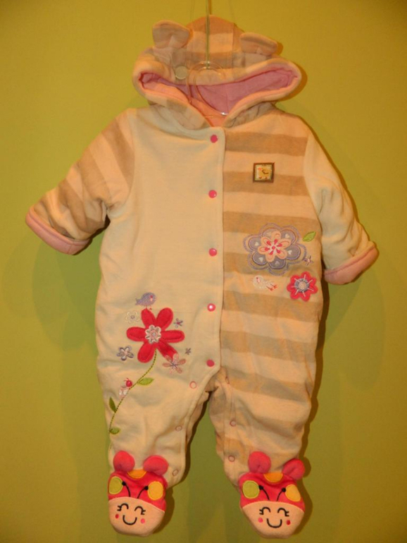 Комбинезоны Carters на малышку