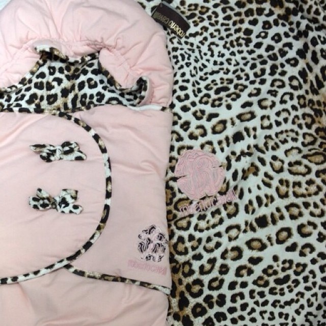 Леопардовые Конверты+одеяло В НАЛИЧИИ! ➡️Цена 3500 К ним есть еще Боди и комбинезоны