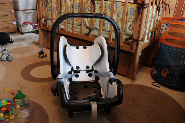 Продам автокресло ROMER Baby-Safe Plus II