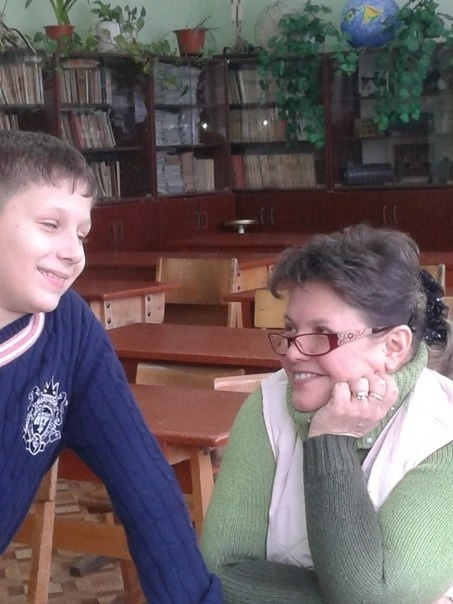 Ярик очевидно любит своего классного руководителя :-)