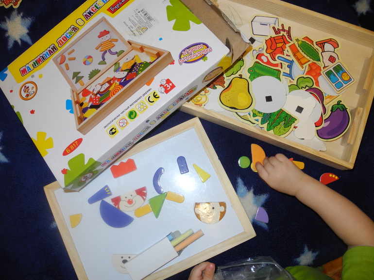 Даша и ее магнитная доска)