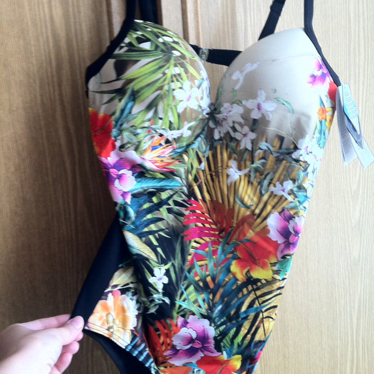 купальник слитный размер 80D/40 цена 1550 руб.