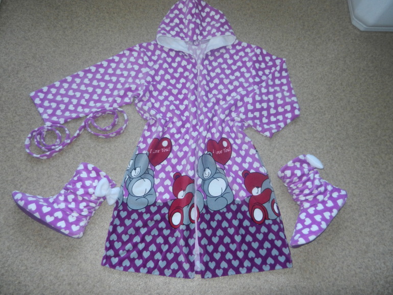 Халат из велюра + тапки на лапки.