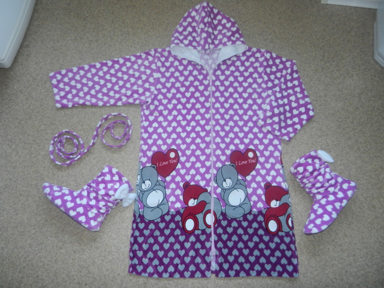 Халат из велюра + тапки на лапки.