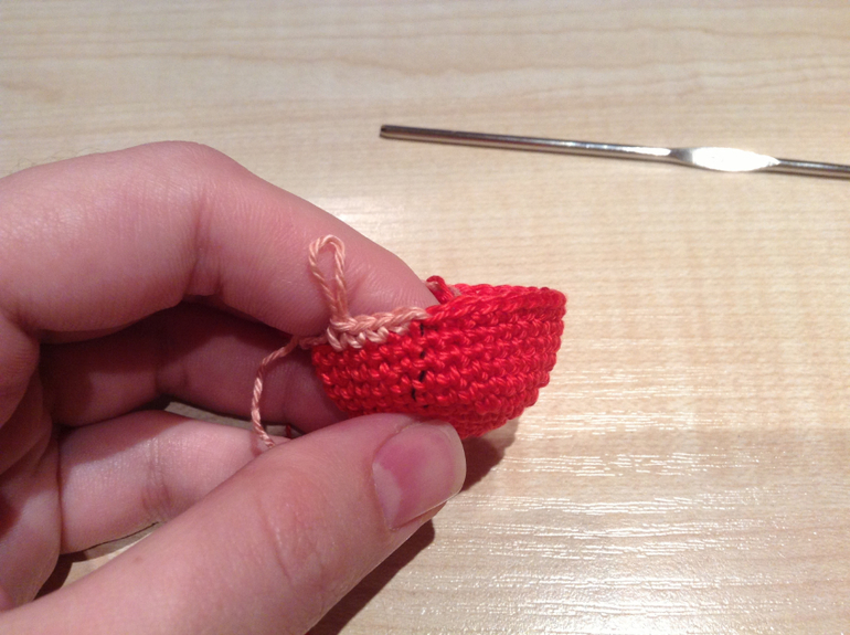 Обвязка яйца от киндера.