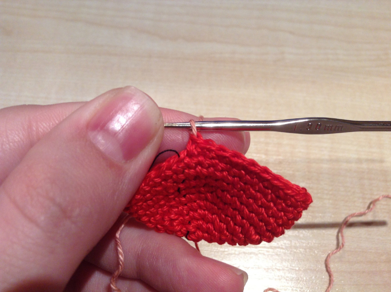 Обвязка яйца от киндера.