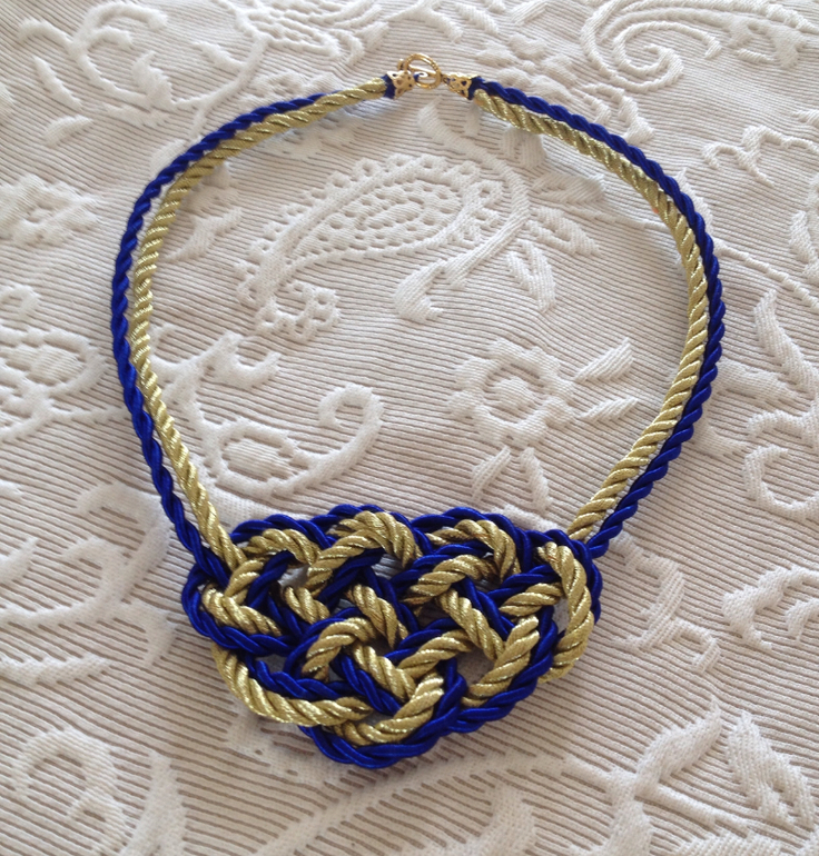 Колье из шнуров