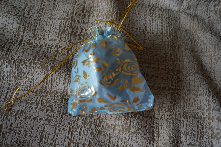 А вот и моя посылочка, довольна, как хомяк