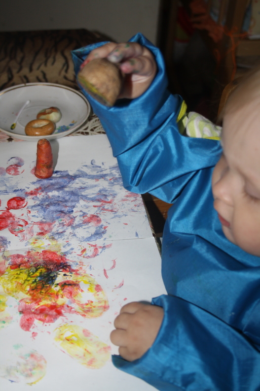 Рисуем штампами. Даша.