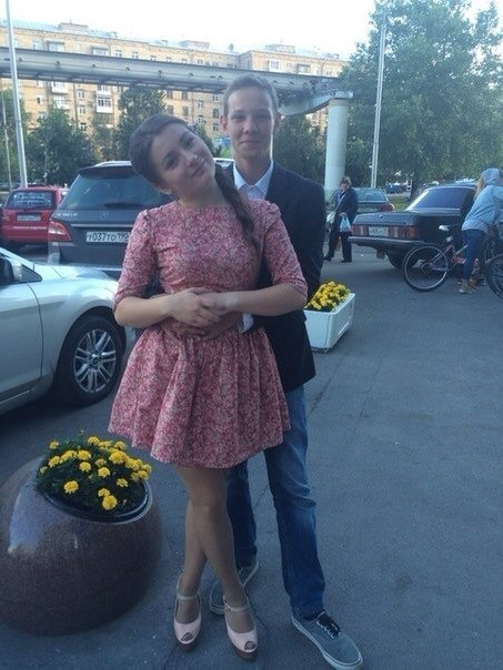 Мария в платье розы Дэ санж на выпускном!