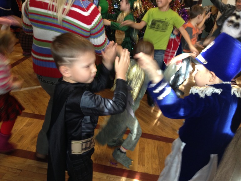 Новогодний утренник...