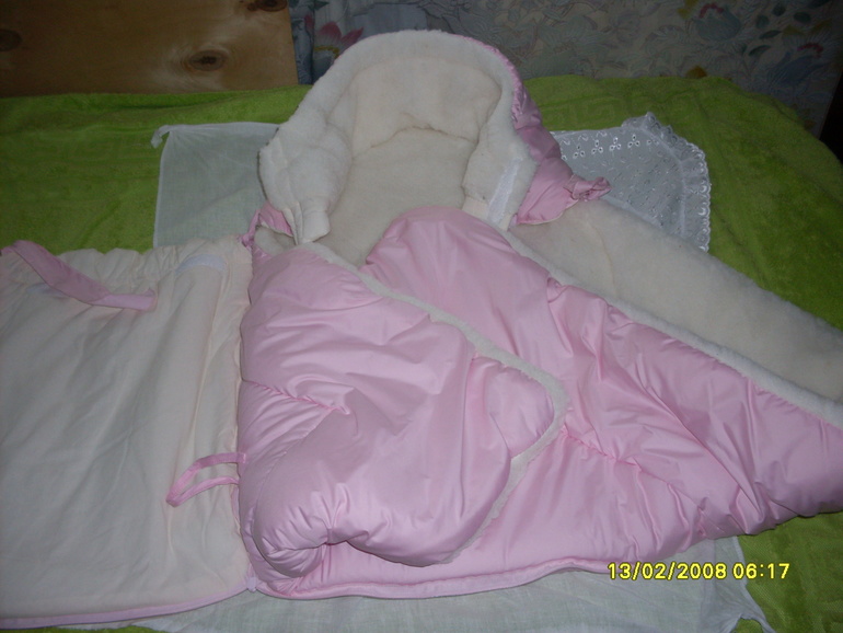 Красивые конверты для девочек. На выписку и в коляску. Новые, не б/у.