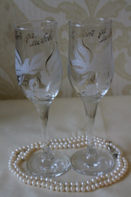 Свадебные бокалы просто яркие и для украшения цветами по 250 руб пара