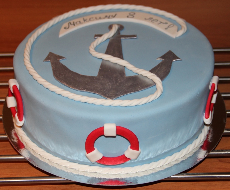 Мальчику, который занимается в морском клубе.