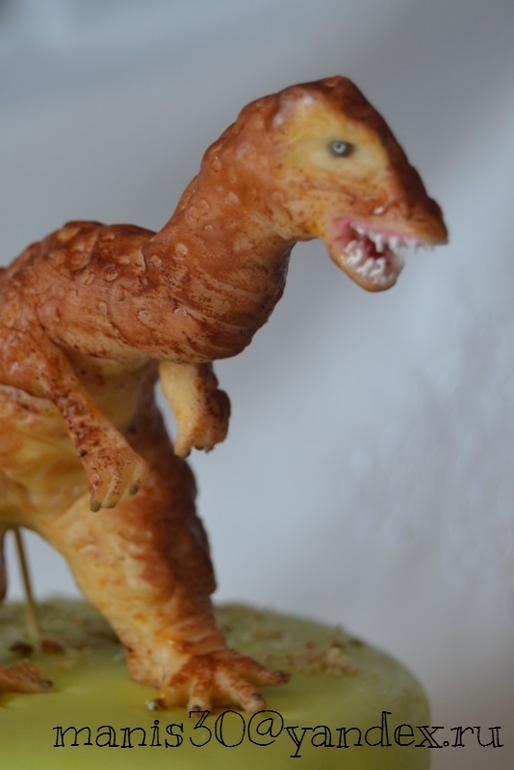торт с динозавром