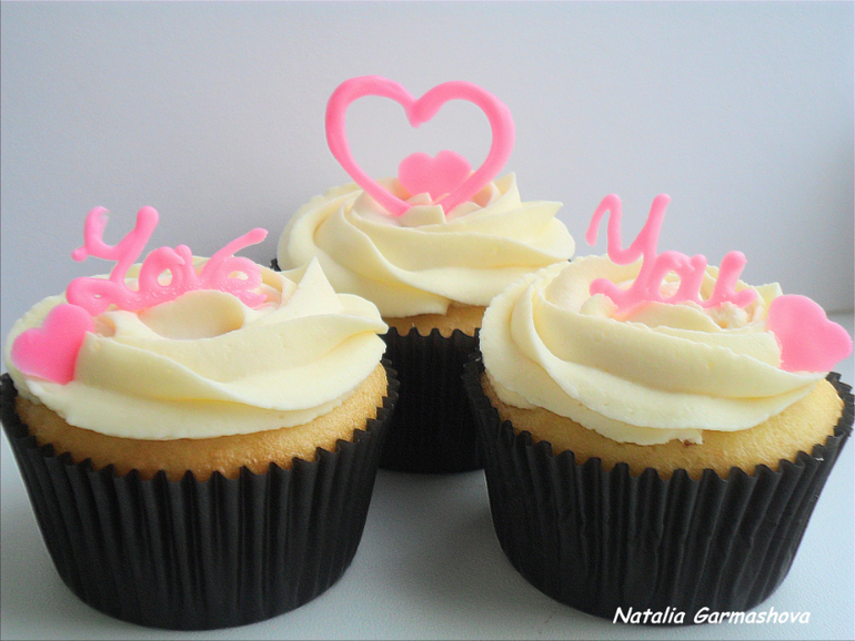 Valentines day cupcake))