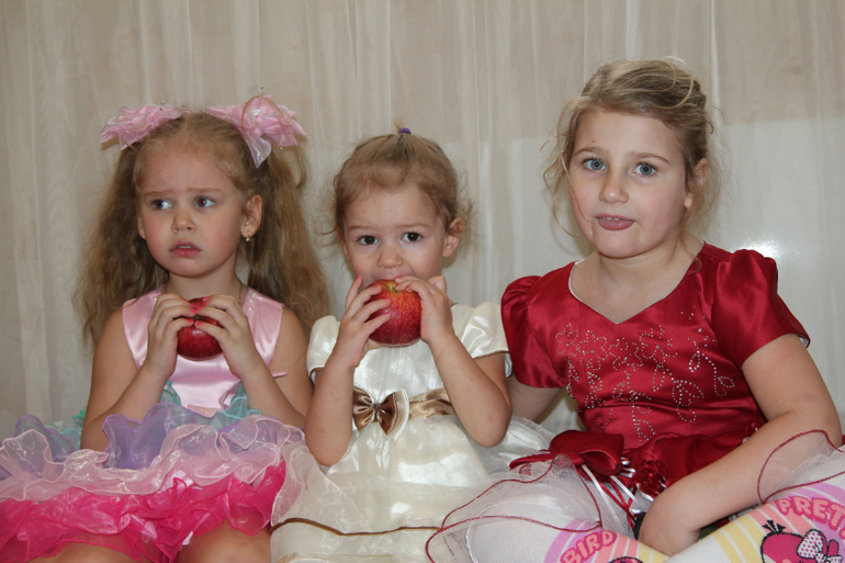 Фото-история двух подружек- Даши и Кристины