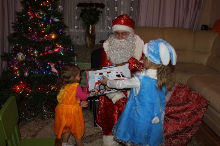 А к нам приходил Дед Мороз!!