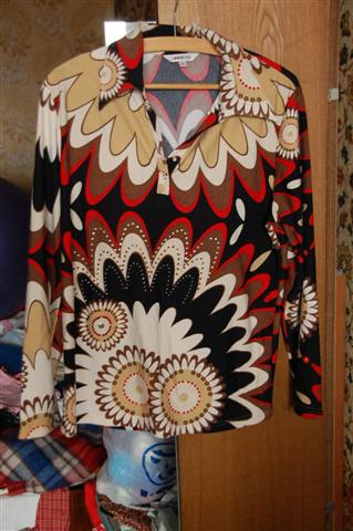 женские вещи, в основном 50-52, одно пальо 42-44. М. Савеловская