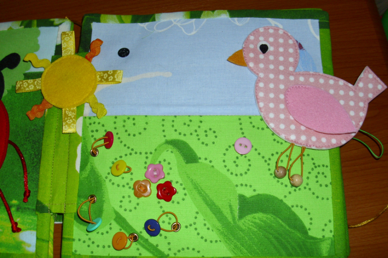 Развивающая книжка с котиком