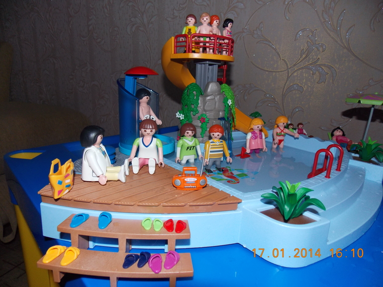 Игрушки, которые дочуне принес Дедушка Мороз!!!