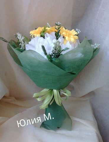 Два ручных букета.