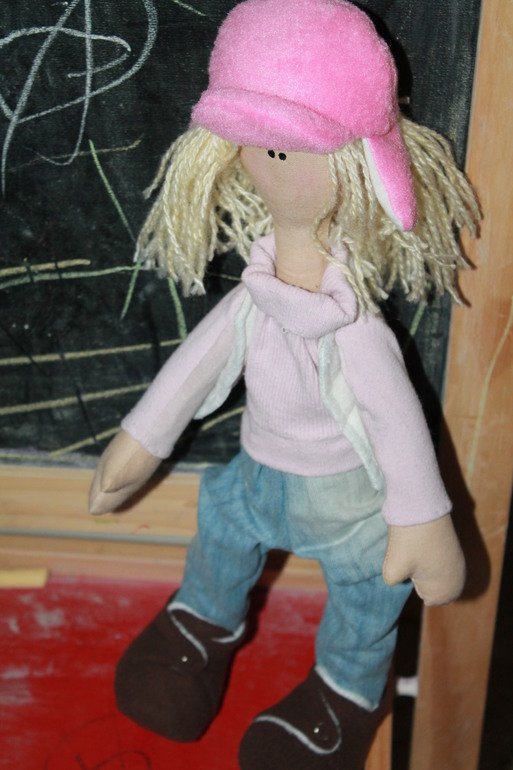 Новая подружка дочери - куколка Инна