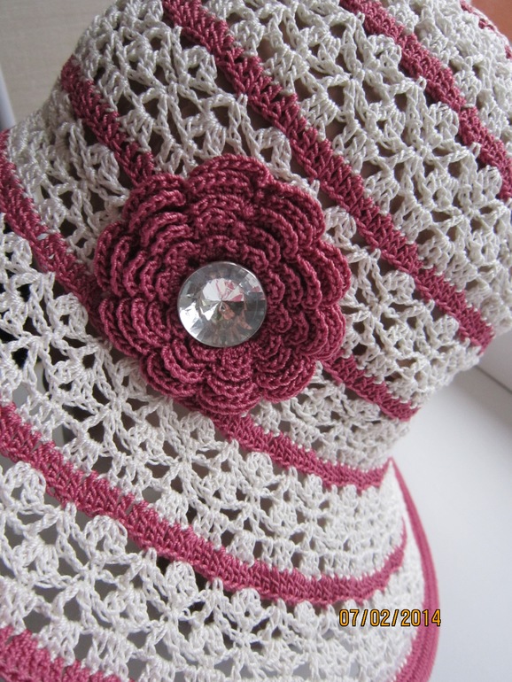 Летняя панамочка для девушки.