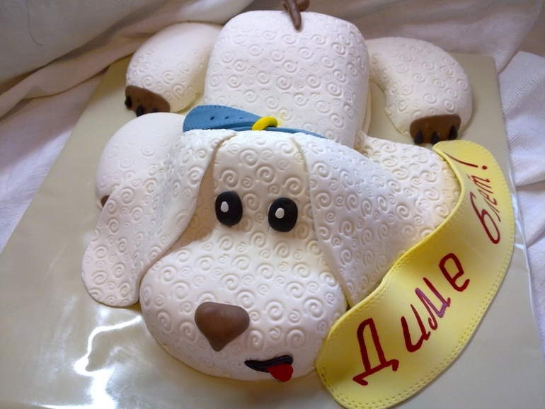 Белая собачка.