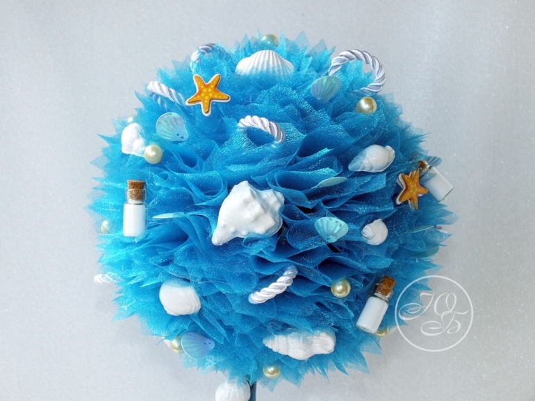 Два новеньких.