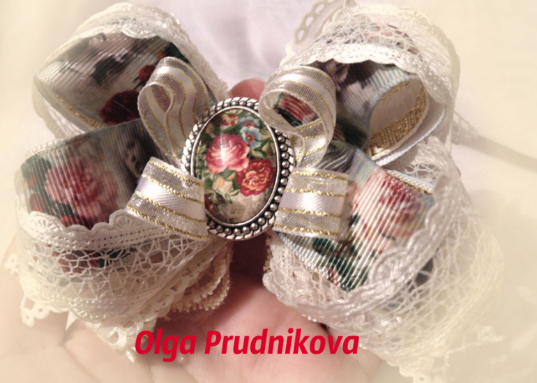 девочки,вот такая красота родилась в единственном экземпляре,прям и название само напросилось " Винтаж"