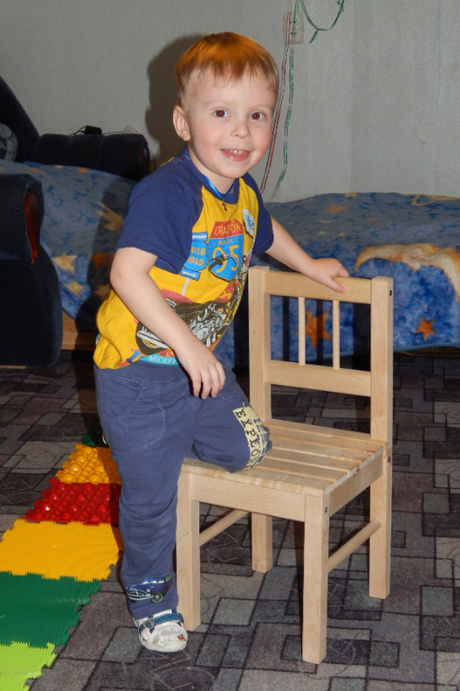 Ну вот и мы к трем годам нарастили волос для модельной стрижки и похода в парикмахерскую!!!