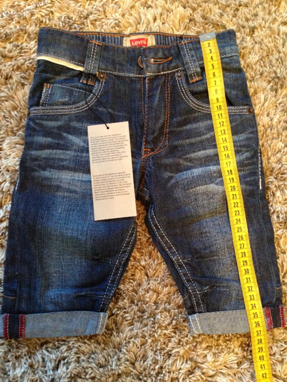 Свитерок ICEBERG р. 4-3000, джинсовые бриджи LEVIS р. 3-1800. РЕГИОН