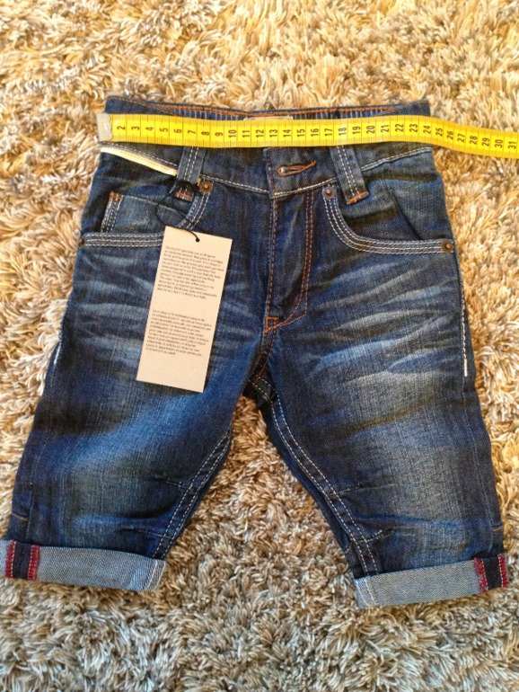 Свитерок ICEBERG р. 4-3000, джинсовые бриджи LEVIS р. 3-1800. РЕГИОН