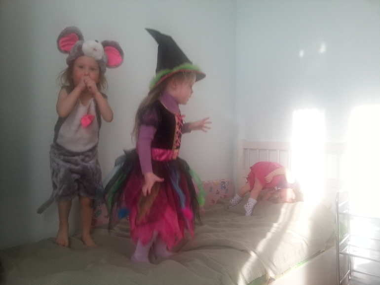 Телефонорепортаж с премьеры спектакля)))))