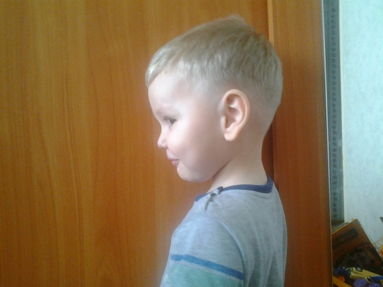 первый раз в парикмахерской