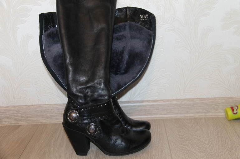 Немножко обуви БУ в хорошем состоянии!!!